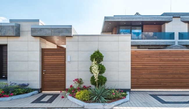 Automatic Gate Installation by Auto Gate Guys Gold Coast, with a custom-designed timber driveway gate