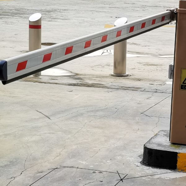 Commercial electric gate in Gold Coast by Auto Gate Guys, durable gate solution for coastal commercial site. Commercial electric gate in Gold Coast by Auto Gate Guys, durable gate solution for coastal commercial site.