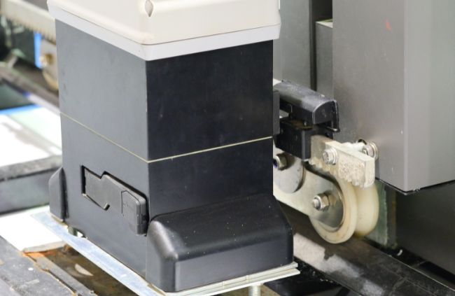 Electric gate motor installation and replacement by Auto Gate Guys Gold Coast, your trusted professional motorised gate solution.